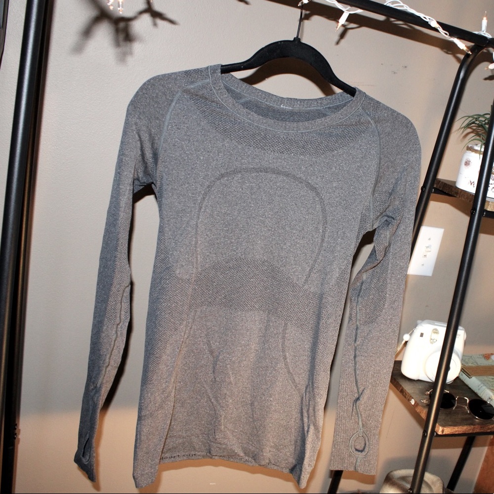 Lululemon Size 6 Grey Long Sleeve